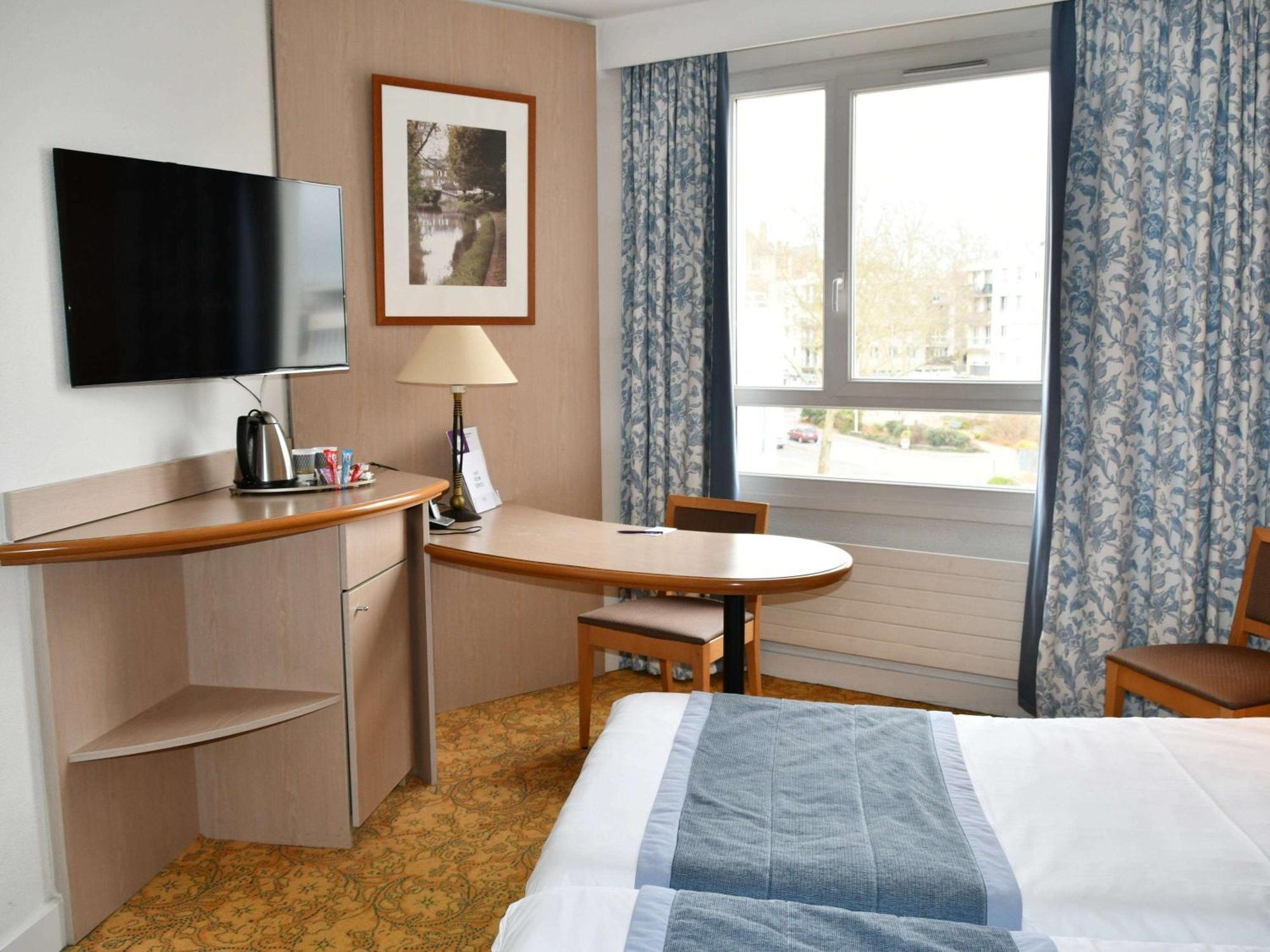 Mercure Nevers Pont De Loire Exterior photo